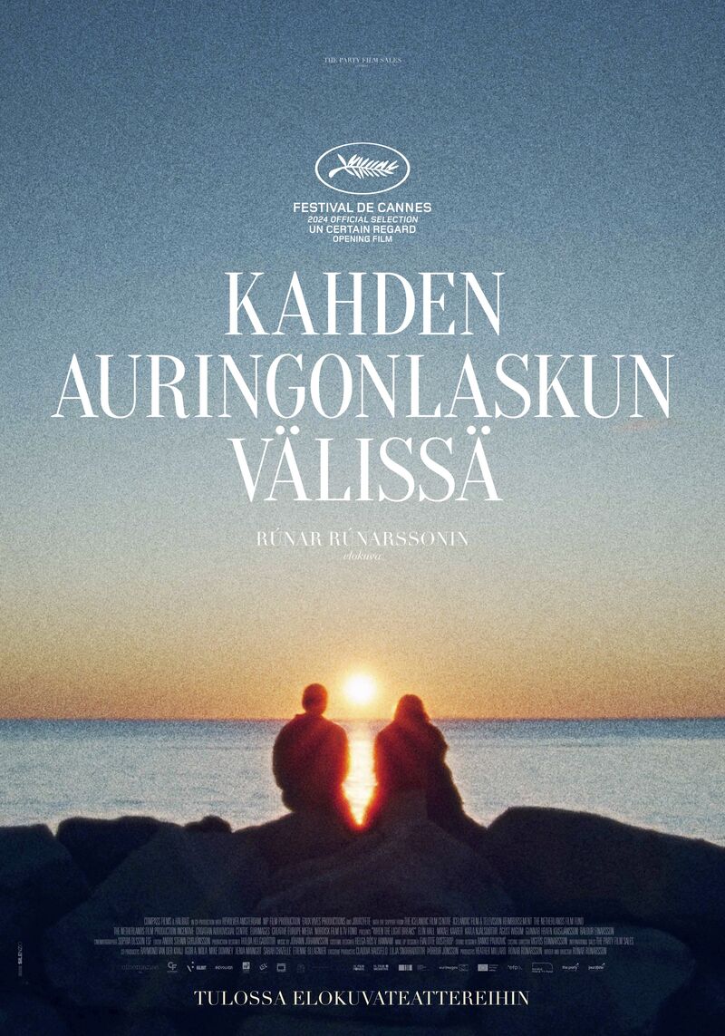 Kahden auringonlaskun välissä